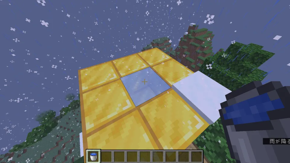 降雪中の冷帯バイオームで氷が生成される様子